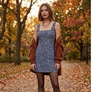 Reformation Blue Ditsy Floral Square Neck Mini Dress 4 Clean Girl 90s Minimalist